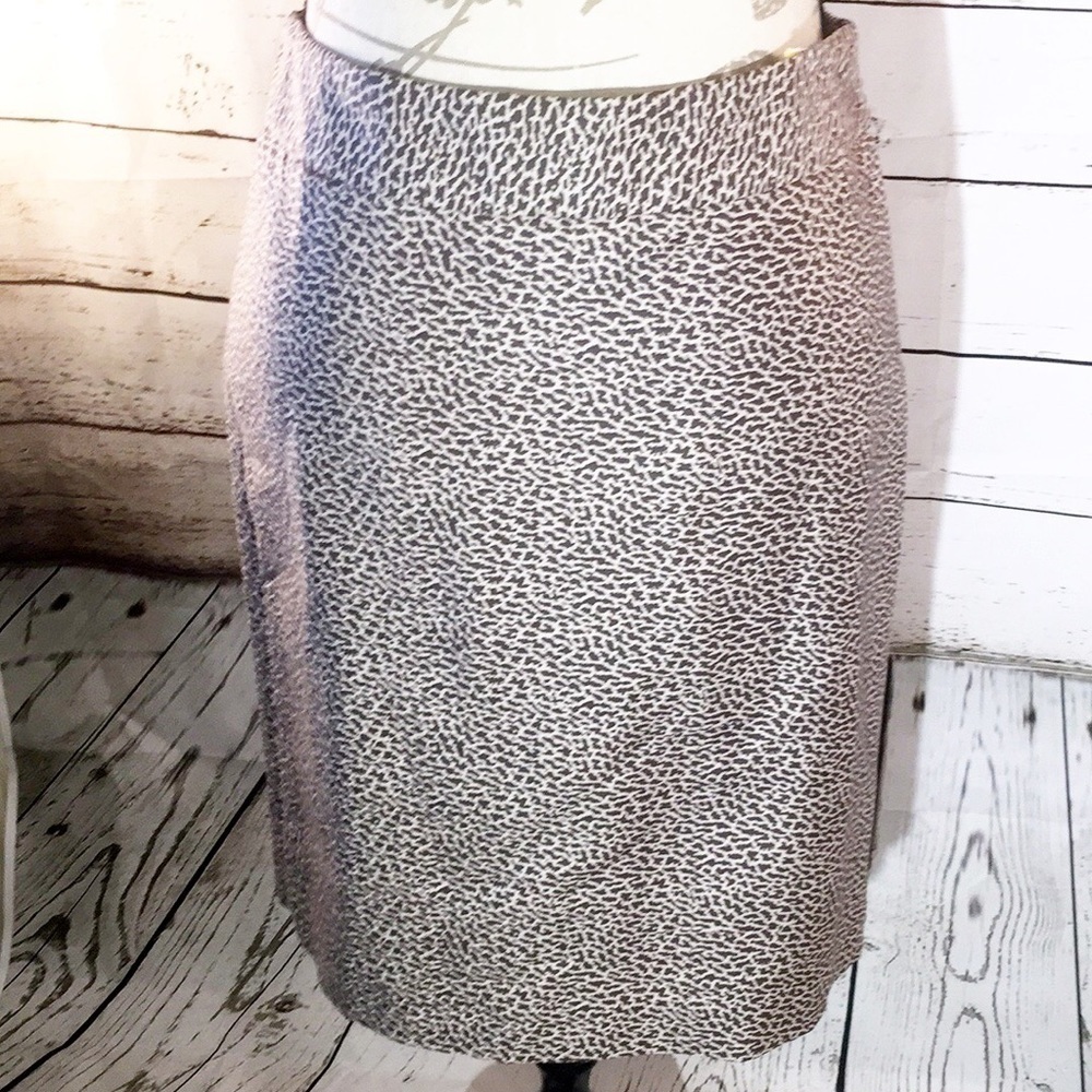 𝅺LOFT Dried Leaves Print Pencil Skirt